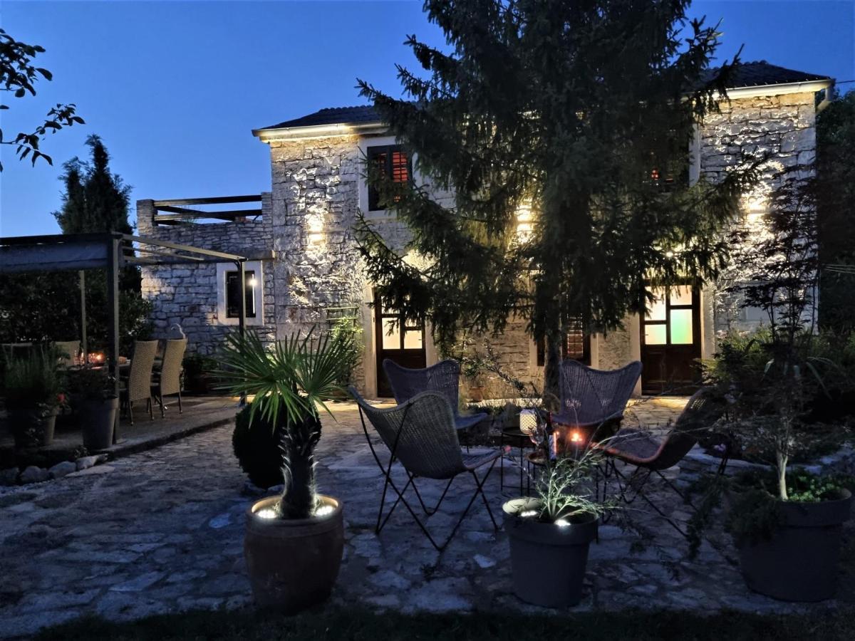 Villa Stonehouse Ana With Jacuzzi Rovinj-Krmed Exterior foto