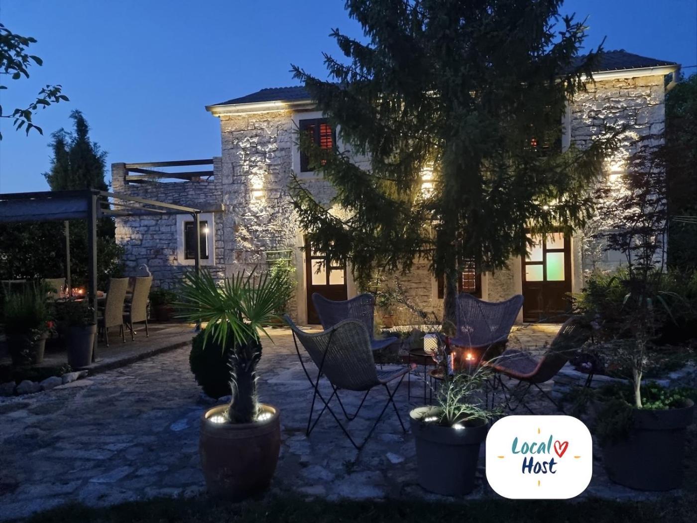 Villa Stonehouse Ana With Jacuzzi Rovinj-Krmed Exterior foto